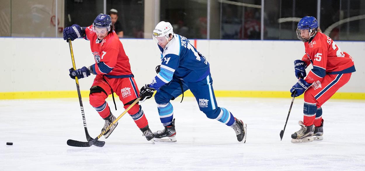Blueice hockey game maxim dolphins capitals3