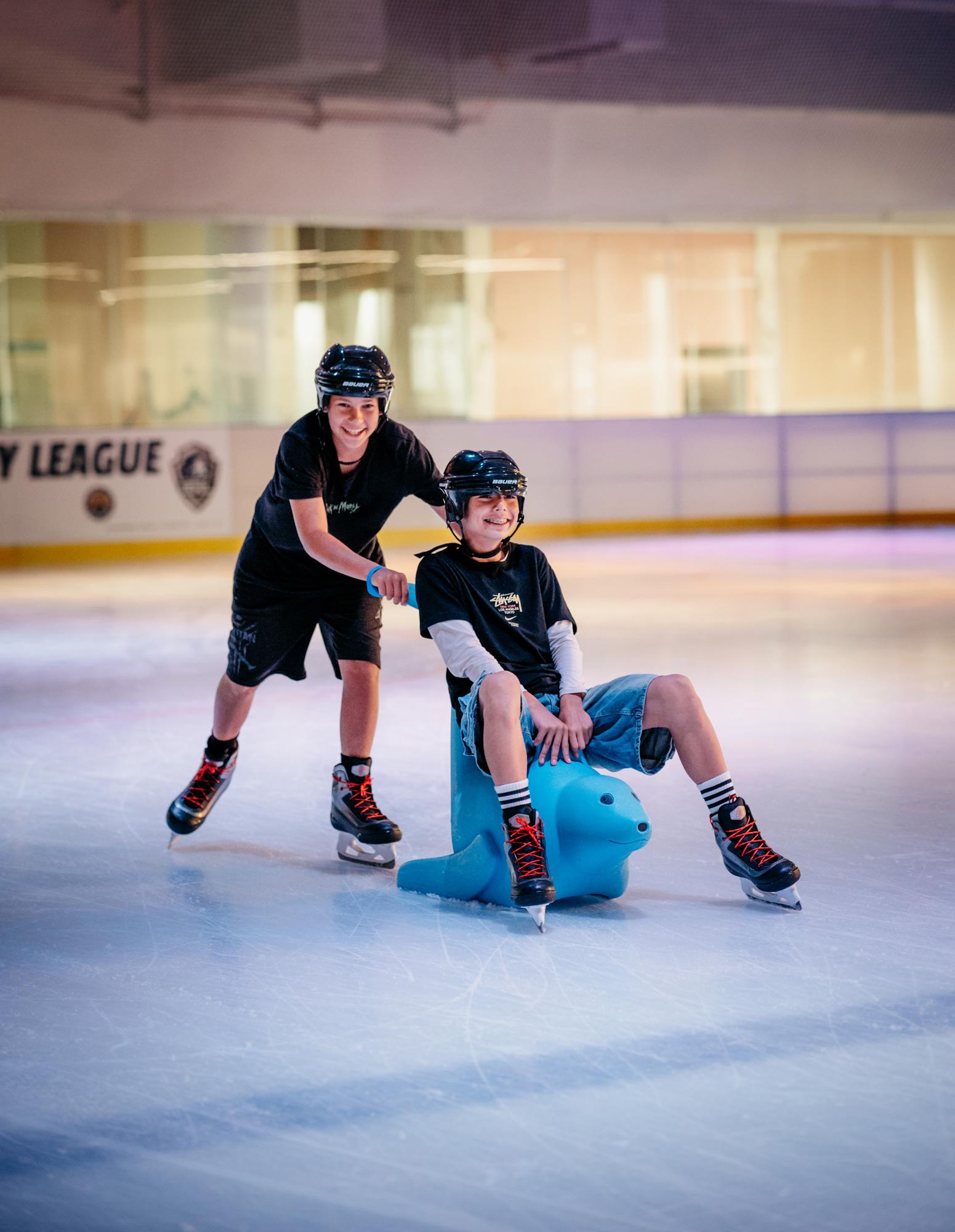 Blueice public skating niki 2 happy boys w lion